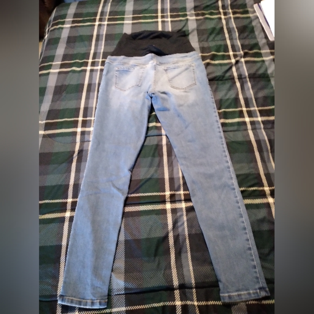 SPRING SALE** NWOT Maternity jeans